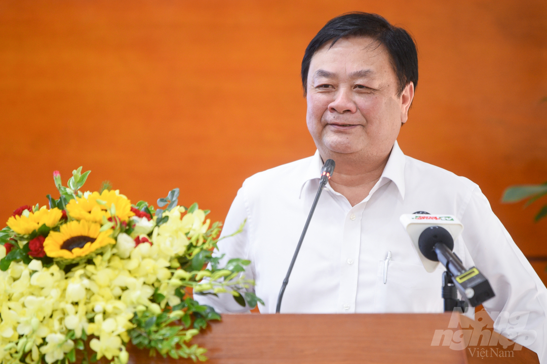 Bộ trưởng Lê Minh Hoan ví chuyển đổi số trong nông nghiệp như một chuyến tàu mà người làm nông nghiệp không được phép bỏ lỡ
